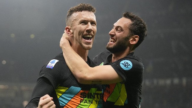 Inter Milan sukses memberikan kekalahan perdana untuk Napoli di Liga Italia saat mereka bertarung di Giuseppe Meazza.