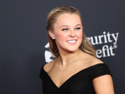 JoJo Siwa Menangis Bahas Soal Gender, Tak Merasa Jadi Perempuan atau Laki-laki