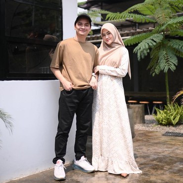 Pamer Test Pack, Henny Rahman Istri Alvin Faiz Hamil?