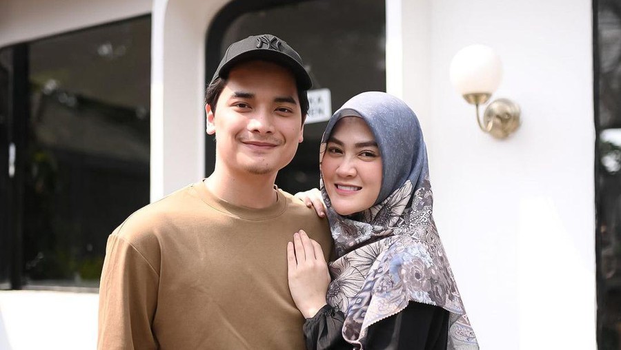 Pernikahan Alvin Faiz dan Henny Rahman sedang jadi sorotan usai isi chat percakapan mereka diduga selingkuh beredar. Yuk intip!