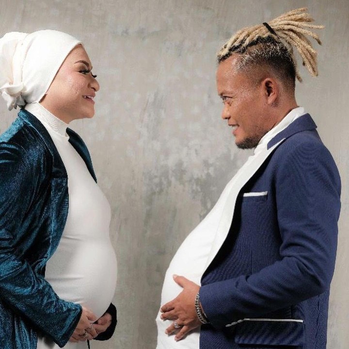 <p>Dengan gaya lain, tingkah kocak Sule yang memperlihatkan perut buncitnya juga menarik perhatian netizen nih, Bunda. Gemas banget, ya! (Foto: Instagram: @nathalieholscher)</p>