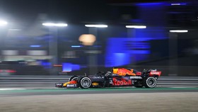 F1 GP Qatar: Verstappen vs Hamilton Makin Panas, Alonso Catat Sejarah