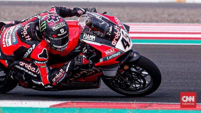 Redding Ancam Toprak Usai WSBK Mandalika 2021 Scott Redding mengancam juara WSBK 2021 Toprak Razgatlioglu usai WSBK Mandalika 2021 di Sirkuit Mandalika, 19-21 November.
