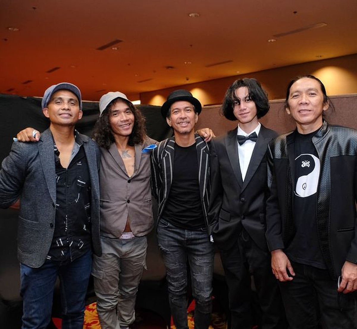 Atta Halilintar tengah berbahagia karena baru saja berulang tahun yang ke-27 dan mendapat kejutan perayaan ultah&period; Yuk intip&excl;