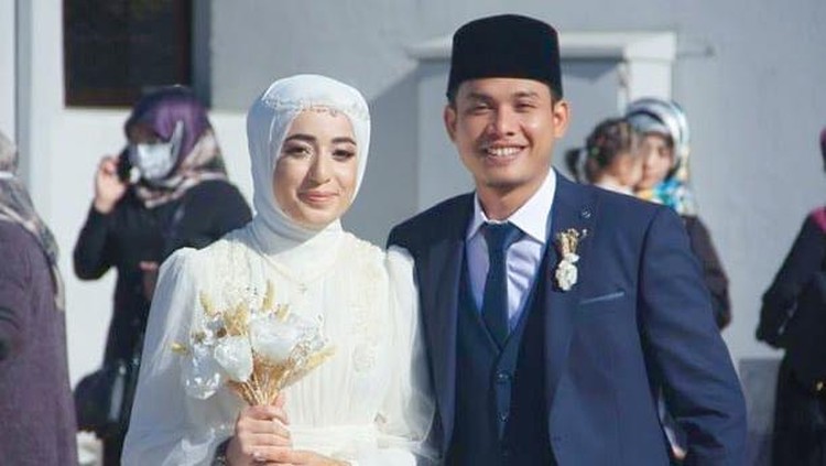 Mutawalli dan Edanur Mutawalli dan Edanur
