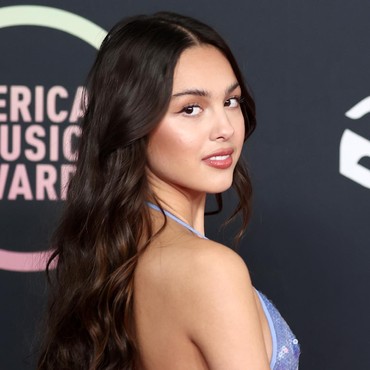 Lirik Lagu vampire - Olivia Rodrigo