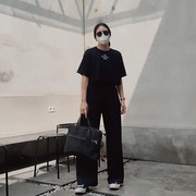 Intip 5 Gaya Fashion ala Tania Artawidjaya, Pilot Perempuan yang Inspiratif dan Stylish Abis!