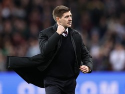 Pemain Aston Villa: Steven Gerrard Bawa Standar Tinggi