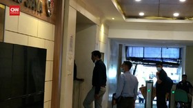 VIDEO: Polisi Periksa Haris Azhar Kasus Pencemaran Nama Baik LBP