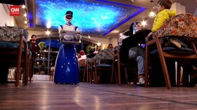 VIDEO: Robot Canggih Layani Pelanggan di Restoran Irak