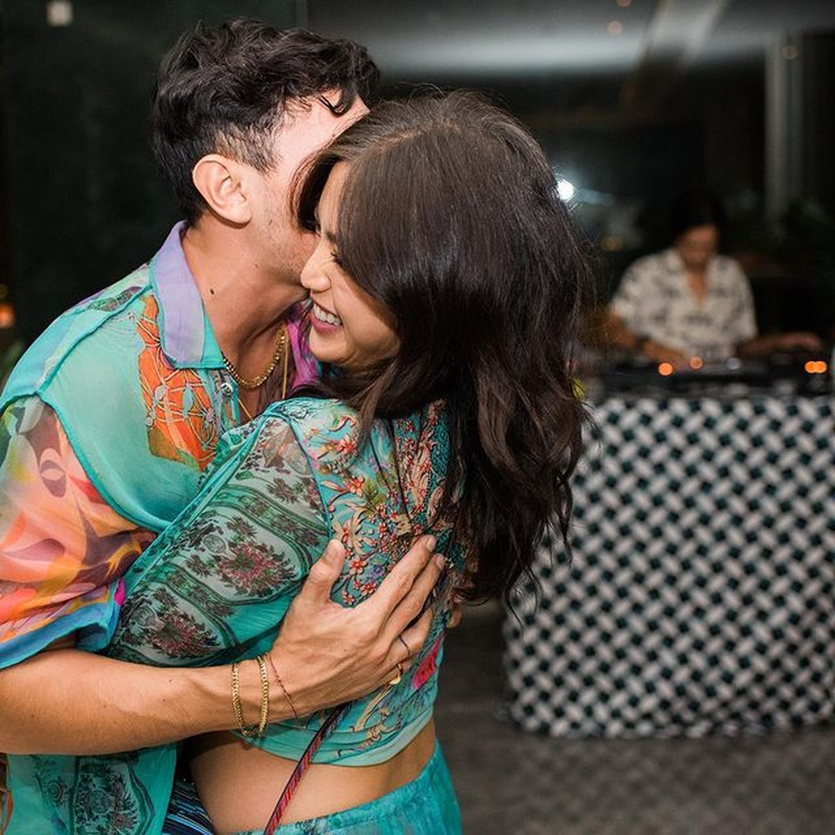 Jessica Iskandar dan Vincent Verhaag menggelar after party pernikahan&comma; mereka pun tak segan umbar kemesraan&period; Yuk intip&excl;