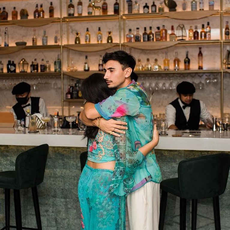 6 Foto Mesra Jedar dan Vincent di After Party Pernikahan Jessica Iskandar dan Vincent Verhaag menggelar after party pernikahan, mereka pun tak segan umbar kemesraan. Yuk intip!