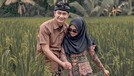 Ria Ricis dan Teuku Ryan sedang menikmati bulan madu mereka di Bali&period; Yuk kita intip potret mesranya&excl;