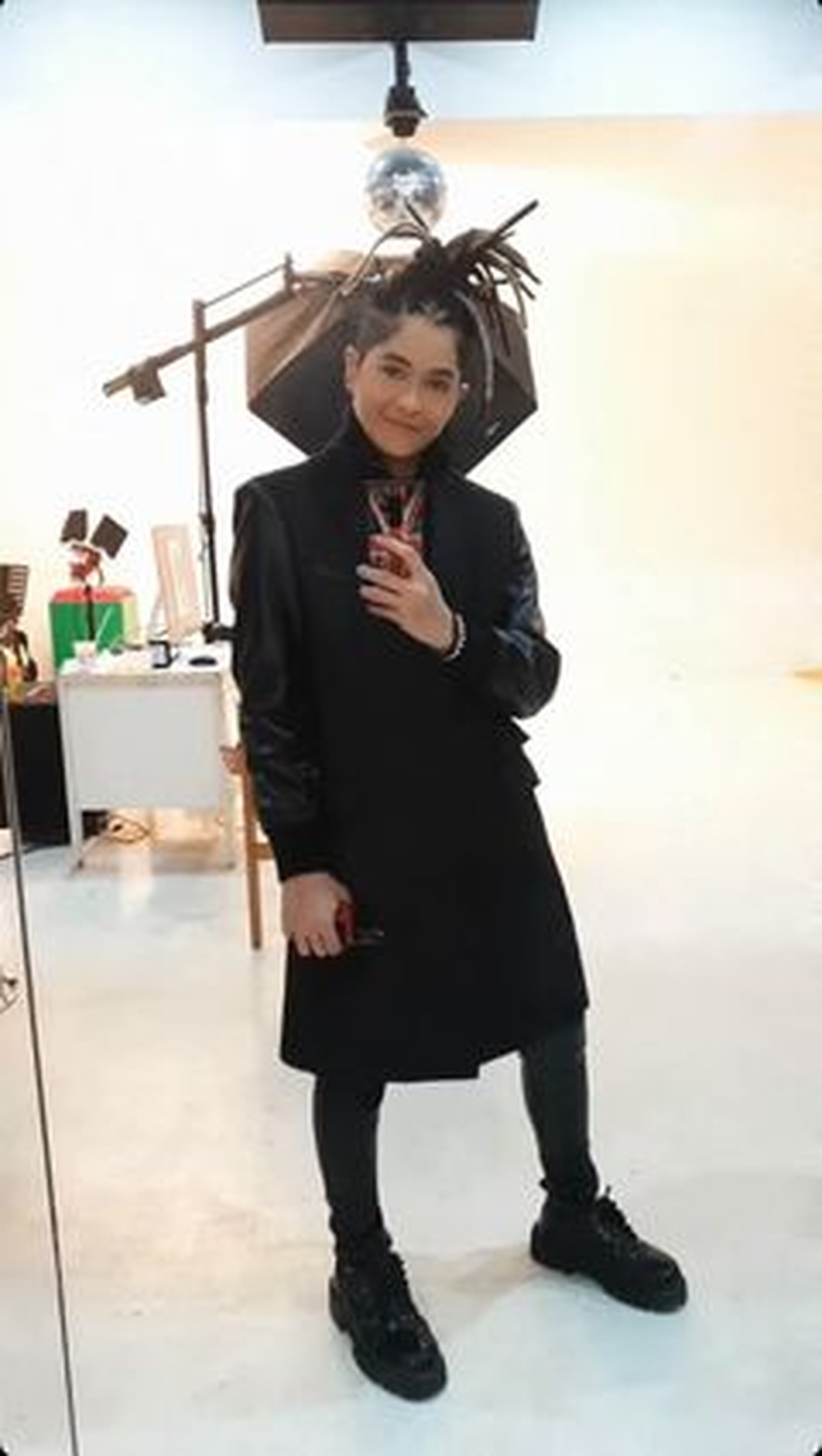 Mita The Virgin memang sudah lama tak muncul di televisi&comma; penampilan terbarunya pun jadi sorotan&period; Yuk intip&excl;