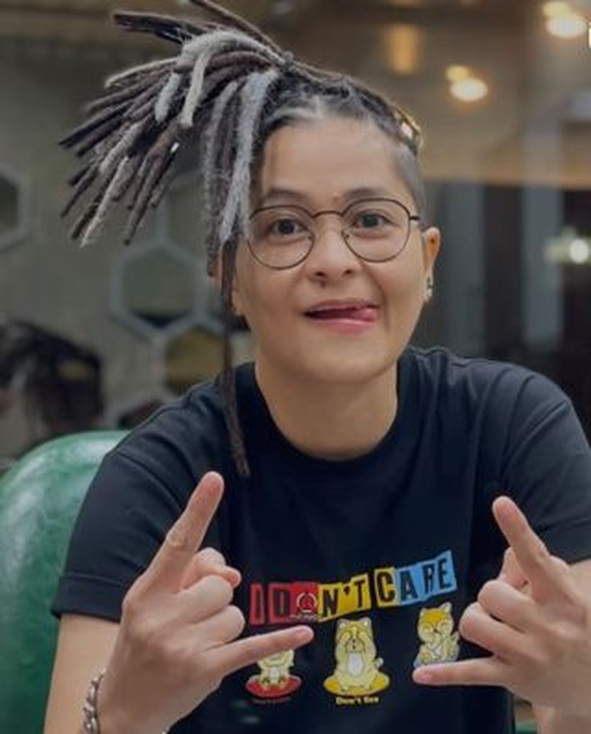 Mita The Virgin memang sudah lama tak muncul di televisi&comma; penampilan terbarunya pun jadi sorotan&period; Yuk intip&excl;