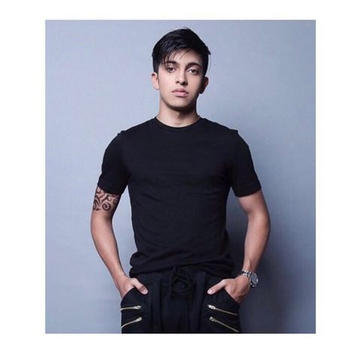 Pernikahan Sarah Azhari dan Pedro Miguel dikaruniai seorang putra tampan bernama Albany Ray yang kini beranjak dewasa&period; Yuk intip&excl;