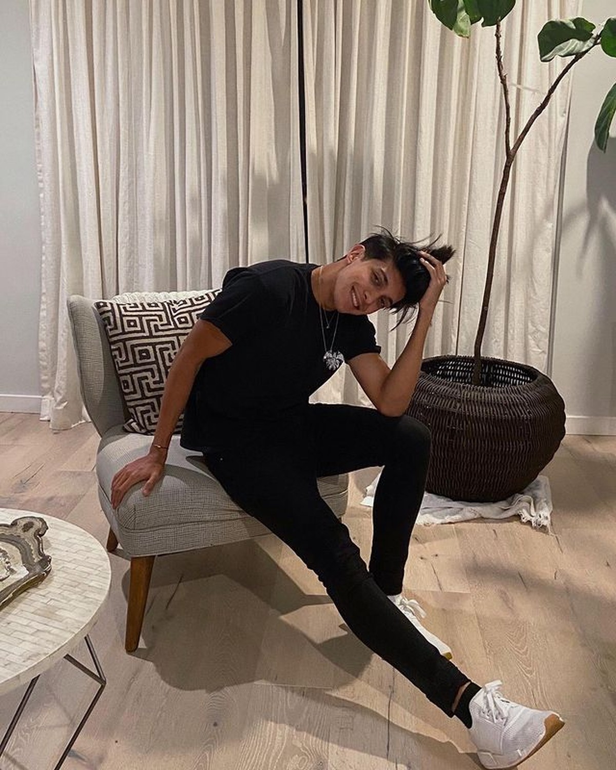 Pernikahan Sarah Azhari dan Pedro Miguel dikaruniai seorang putra tampan bernama Albany Ray yang kini beranjak dewasa&period; Yuk intip&excl;