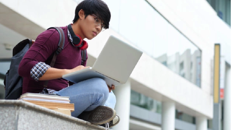 Alasan kenapa Anda harus tahu cara memilih laptop yang bagus untuk belajar karena laptop adalah investasi jangka panjang