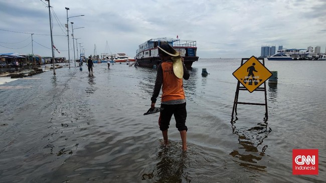 BMKG memperkirakan banjir rob berpotensi terjadi di pesisir utara Jakarta pada 3-11 Januari 2023. Masyarakat diimbau selalu waspada.