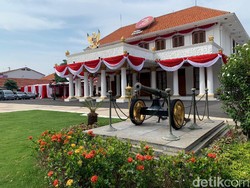 Titik Start-Finish Jalan Sehat Hari Santri 2023 Pindah ke Gedung Grahadi