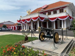 Ini Sejarah Gedung Grahadi Surabaya, Dibangun 1795