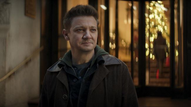Kabar terbaru, Jeremy Renner membutuhkan dua kali operasi usai mengalami kecelakaan saat membersihkan salju di dekat rumahnya.