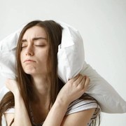Gejala Varian Omicron Ditemukan Saat Bangun Tidur, Dokter Ini Ungkap Tandanya!