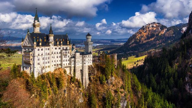 Berikut rekomendasi kota wisata romantis terbaik di Jerman yang dapat dikunjungi pasangan yang ingin merayakan anniversary maupun berbulan madu.