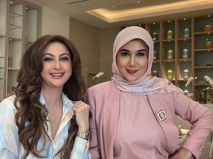4 Potret Kompak Diana Pungky & Marini Zumarnis, Sama-sama Awet Muda