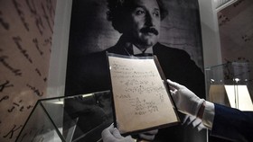 Bukti-bukti Kebenaran Teori Relativitas Einstein