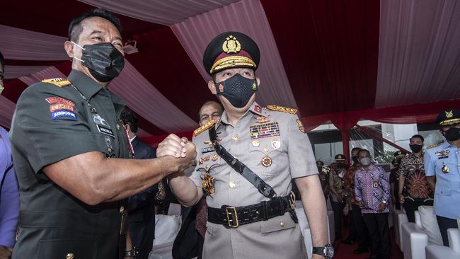 Janggal Telegram Hadi dan Baju Kebal Hukum Prajurit TNI Telegram yang diterbitkan Hadi Tjahjanto dinilai makin menguatkan perbedaan penegakan hukum terhadap prajurit militer dengan sipil