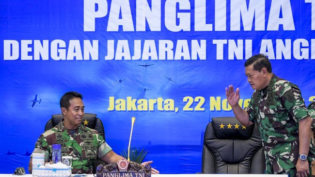 Panglima TNI Jenderal Andika Perkasa terkonfirmasi positif covid-19 sehingga absen dalam rapim TNI/Polri pagi ini.