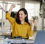 5 Cara Sederhana Menciptakan 'Bahagia' di Tempat Kerja, Biar Kamu Makin Semangat!