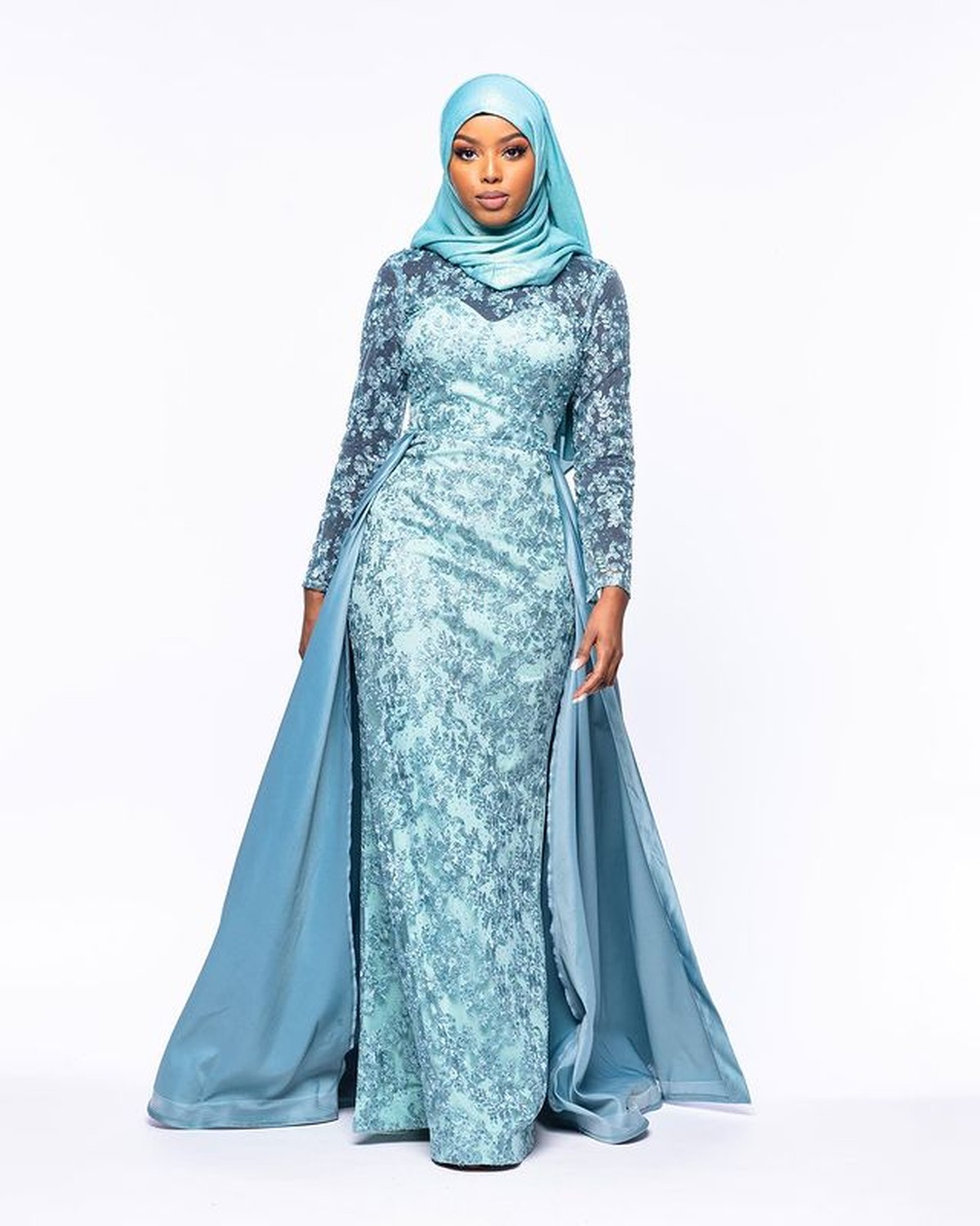Khadija Omar adalah finalis Miss World 2021 asal Somalia yang pakai hijab untuk pertama kalinya&period; Yuk intip pesonanya&excl;