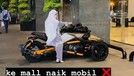 7 Potret April Jasmine Pamer Naik Moge ke Mall Tuai Hujatan Baru-baru ini April Jasmine jadi sorotan karena unggahannya naik moge ke mall tuai hujatan. Yuk kita intip!