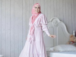 Ayah April Jasmine Meninggal Dunia
