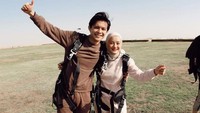 7 Potret Dinda Hauw & Rey Mbayang Liburan di Dubai, Seru Coba Skydiving Bun