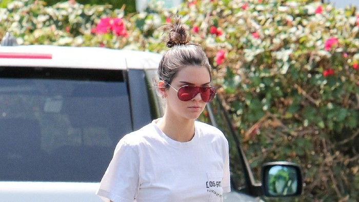 5 Inspirasi Gaya Selebriti Menggunakan Ankle Boots, Cocok Digunakan di Cuaca Panas!