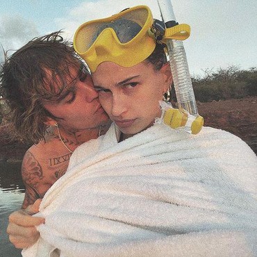 Hailey Ultah, Intip 7 Foto Justin Bieber Pamer Kemesraan dengan Sang Istri