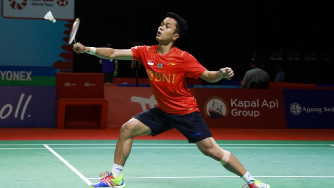 Anthony Ginting melaju ke perempat final usai mengalahkan Arnaud Merkle dari Prancis di babak 16 besar Swis Open 2022.