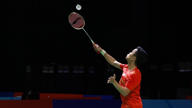 Anthony Sinisuka Ginting menelan kekalahan dari Weng Hong Yang dalam laga perempat final Badminton Asia Championship (BAC) 2022.