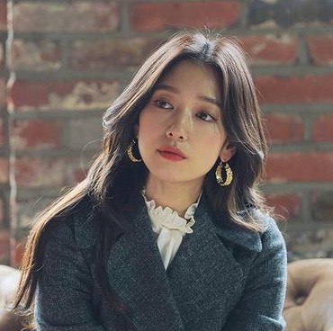 Unggah Foto Baru, Park Shin Hye Pancarkan Aura Bumil