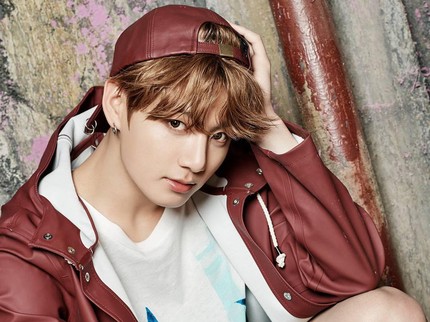 7 Potret Jungkook BTS yang Dinobatkan Sebagai Pria Terseksi di Dunia Versi Majalah Italia