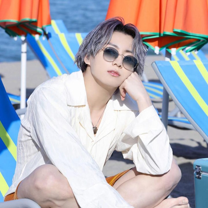 <p>Kini berusia 24 tahun, pria kelahiran Busan itu mulai tampil dengan gaya yang lebih dewasa dan maskulin. (Foto: Twitter @bts_bighit)</p>