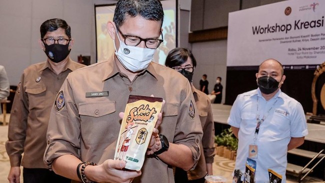 Menparekraf Sandiaga Uno mengatakan, inovasi adalah kunci bagi pelaku UMKM untuk bertahan saat pandemi, khususnya jelang masa Natal dan Tahun Baru (Nataru).