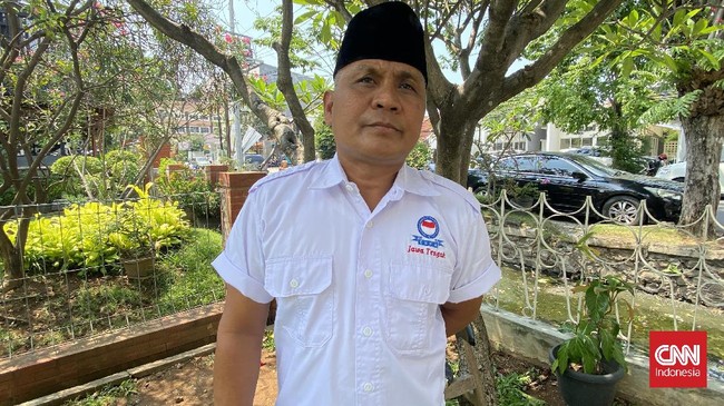 Sebanyak 2.000 buruh akan turun ke jalan mendatangi Kantor Gubernur Jawa Tengah Ganjar Pranowo, besok Kamis (25/11), memprotes angka kenaikan UMP.