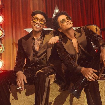 Lirik Lagu Put on a Smile - Bruno Mars, Anderson Paak, Silk Sonic
