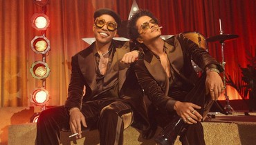 img-title Lirik Lagu Put on a Smile - Bruno Mars, Anderson Paak, Silk Sonic
