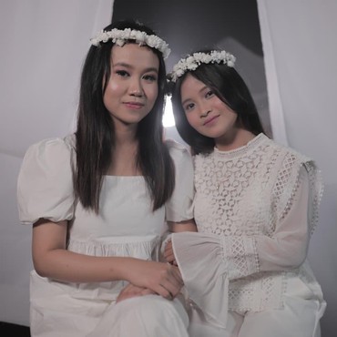 Viral Video Mayang-Chika Perform, Warganet Sibuk Hitung Jumlah Penonton