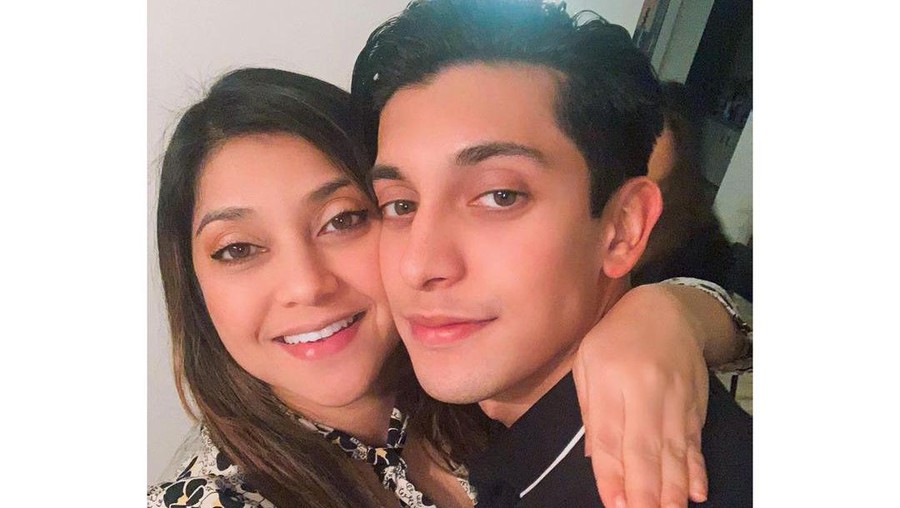 Sarah Azhari dan Albany Ray Putra